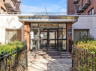 141-05 Pershing Cres APT 207, Jamaica, NY