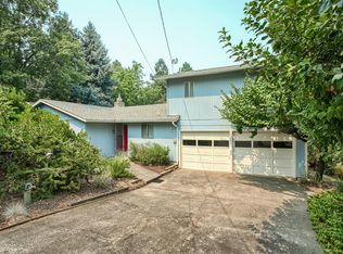 271 Greenbriar Pl, Ashland, OR 97520
