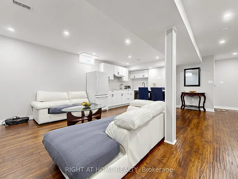 46 Aishford Rd #BASEMENT — Photo 3