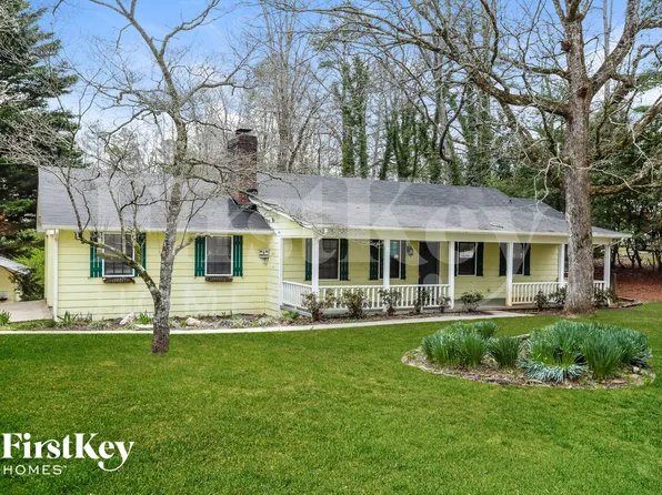 3704 Newport Dr, Gainesville, GA 30506