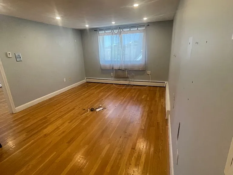 49 Gardner St #5 — Photo 1