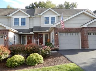 23 Oak Leaf Ln, East Stroudsburg, PA 18301