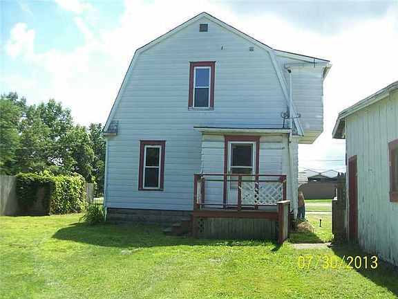 2nd image of 2542 Lake St
