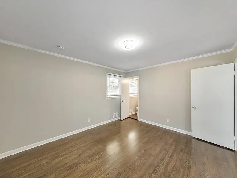 909 Rosedale Dr — Photo 17