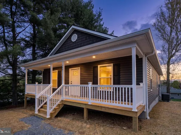 342 Fairfax Ave W, Elkton, VA 22827