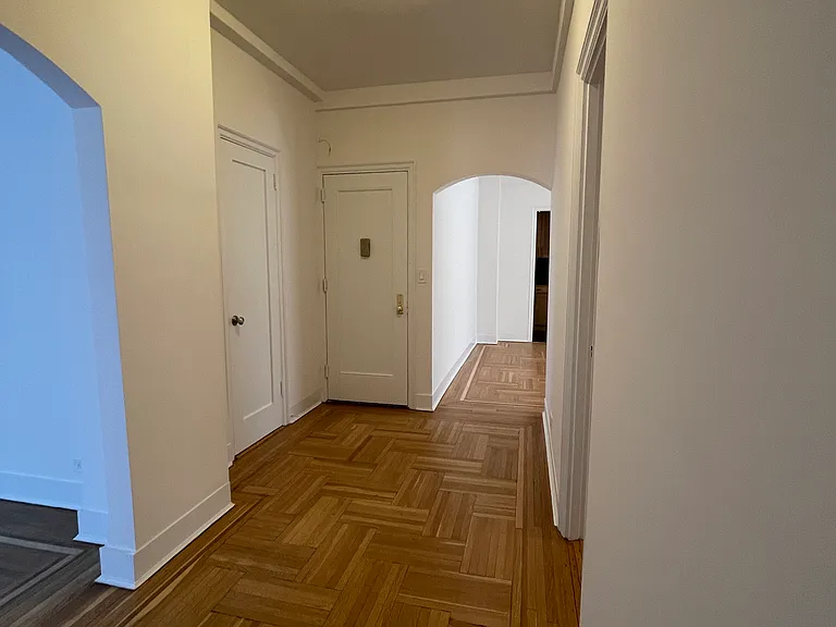 175 W 79th St #11A — Photo 2