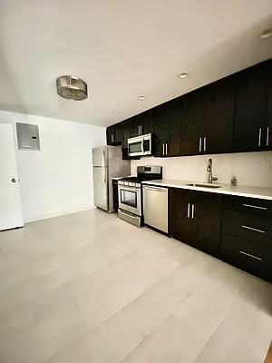 Rented by Amorelli Realty | media 3