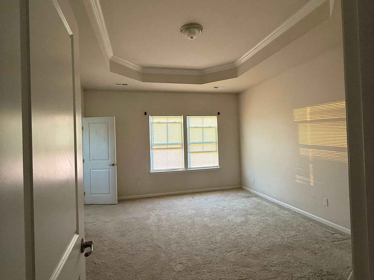 3 bed, 2.5 bath, 1741 sqft, $2,450 — Photo 4