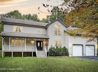 37 Surrey Gln, Albrightsville, PA 18210