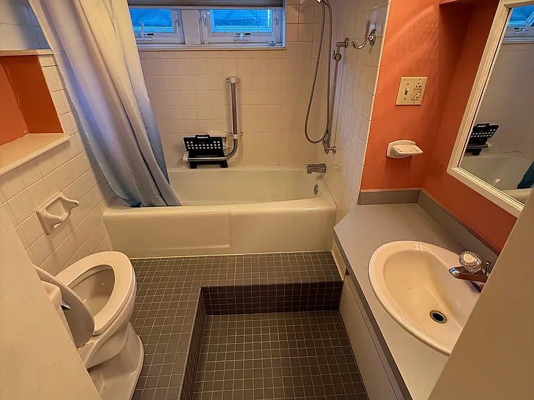 3841 Wilkens Ave — Photo 23