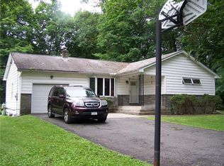 2 Yeoman Rd, Newburgh, NY 12550