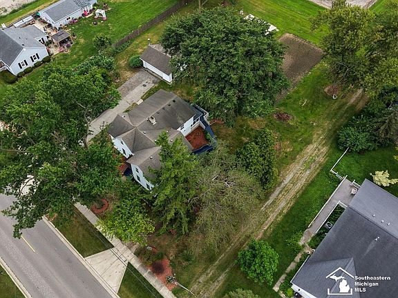 4th image of 119 Redman Rd
