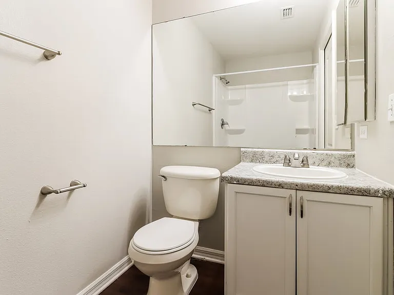 12610 Montford Ln — Photo 15