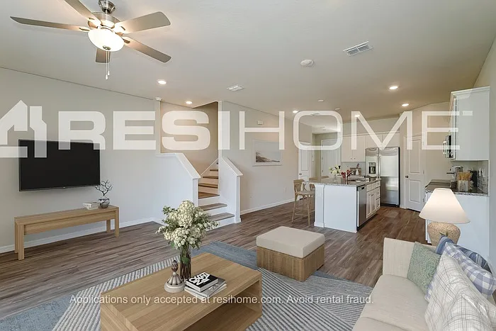 28447 Wave Crest Pl — Photo 3