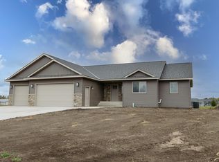 2733 Wilderness Ridge Rd SE, Alexandria, MN 56308