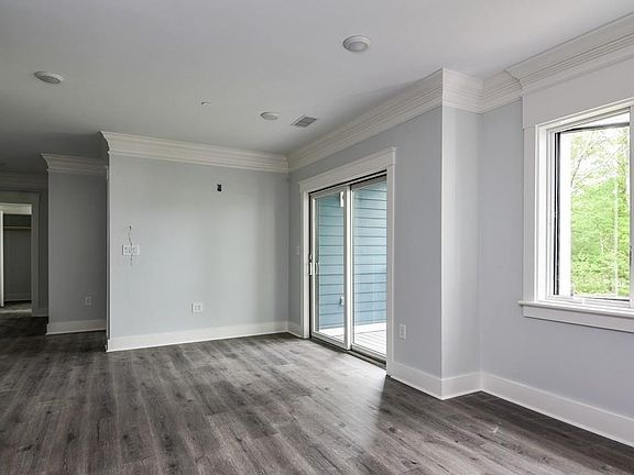 3rd image of 18 G Hennery Way #7