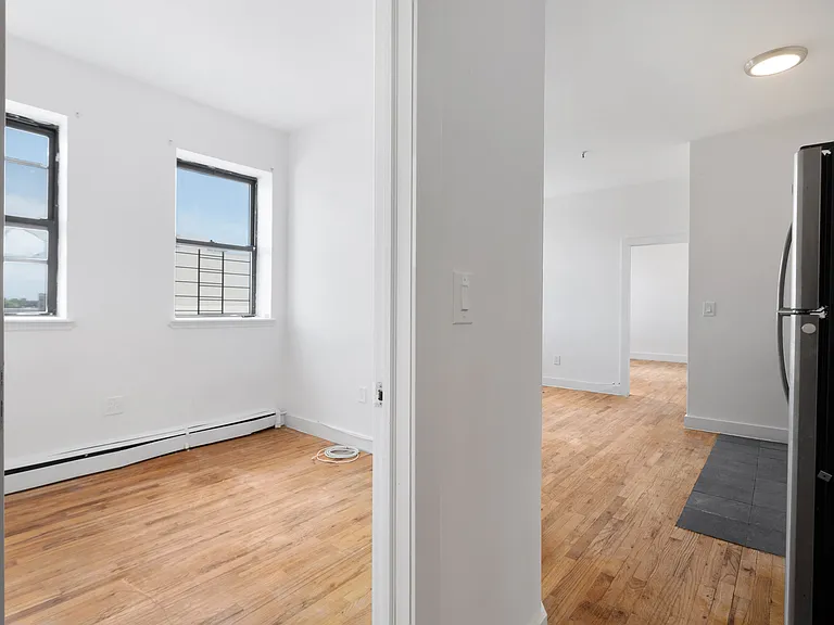 2342 Atlantic Ave #5D — Photo 4