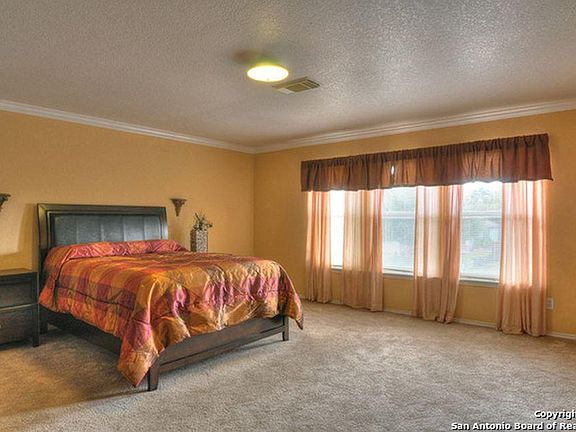5th image of 10543 Dugas Dr