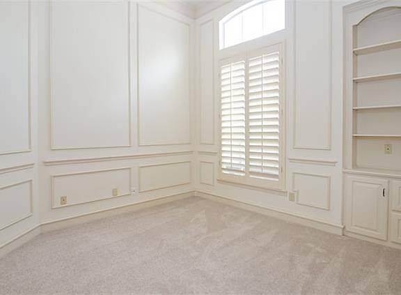 5th image of 2317 Woodmont Cir