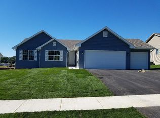 429 Live Oak Ln, Poplar Grove, IL 61065