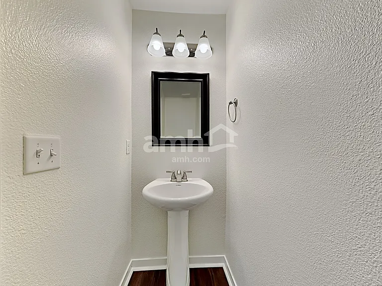 4537 N Alester Ave — Photo 9
