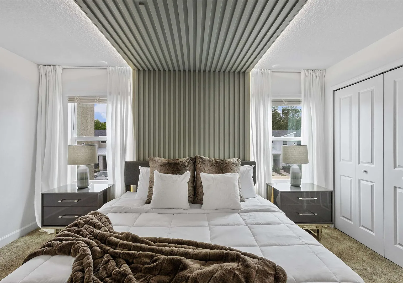 Stylish Family Retreat with Themed Bedrooms — Photo 2