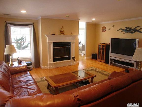 5th image of 675 Green Hill Ln