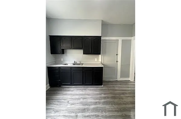 Building Photo - 11902 Angelus Ave #UP