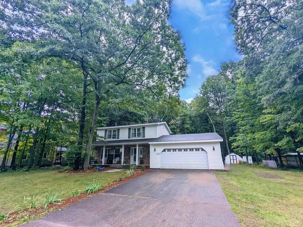 2453 Norwood St, Marquette, MI 49855