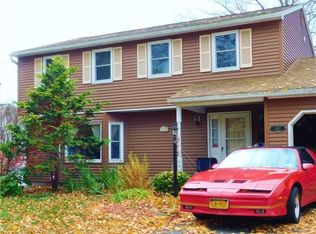 102 W Franklin St, Fayetteville, NY