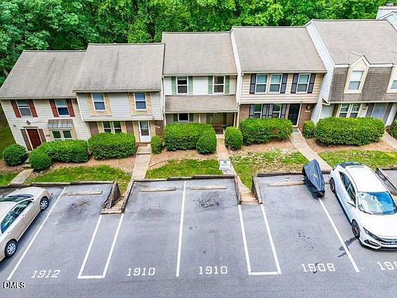 3rd image of 1910 Fox Sterling Dr
