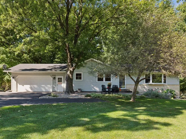 17200 John Deere Dr, Prior Lake, MN 55372