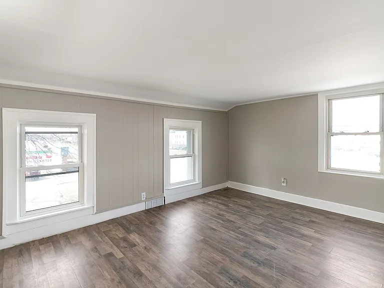 24311 Plymouth Rd — Photo 54