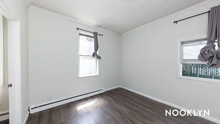 Rented by Nooklyn NYC LLC | media 46
