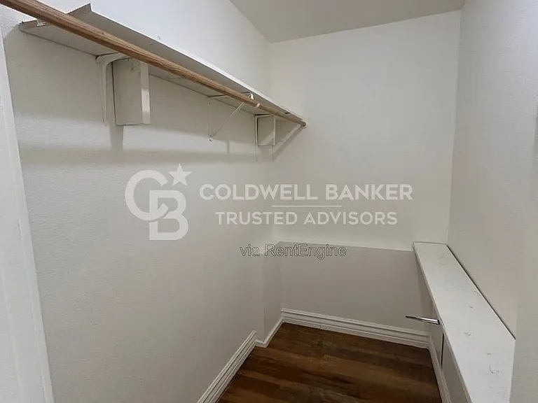 2405 16th St #B — Photo 7