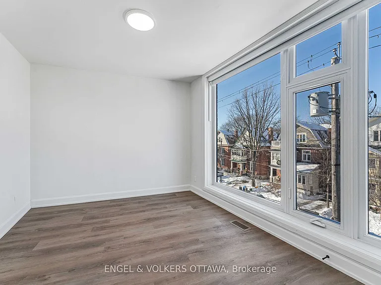 154 5th Ave — Photo 8