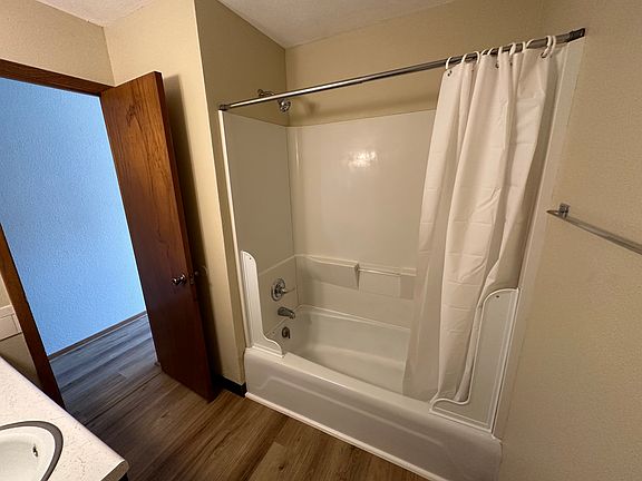 3rd image of 810 Bishop Ave APT C