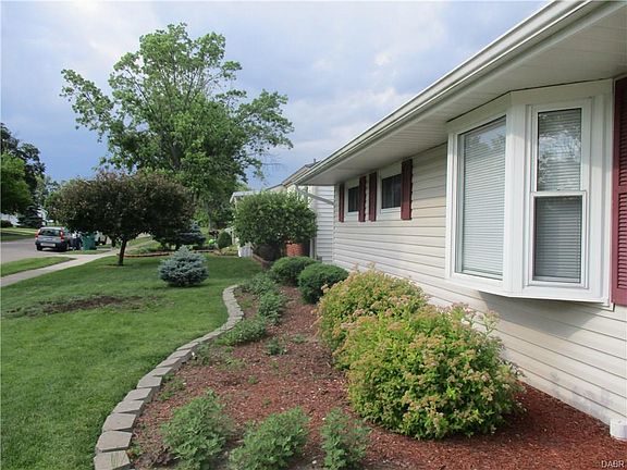 5th image of 228 N Tippecanoe Dr