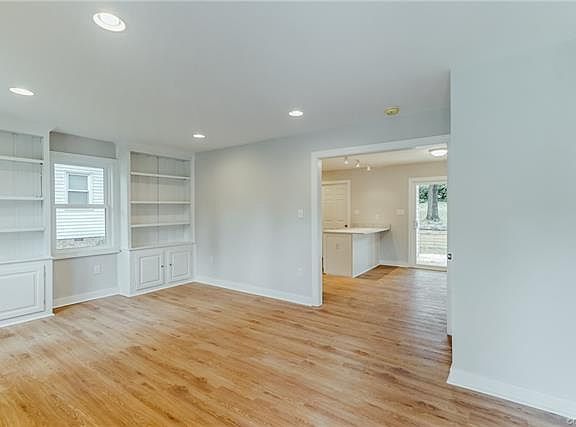 5th image of 6412 Millhiser Ave