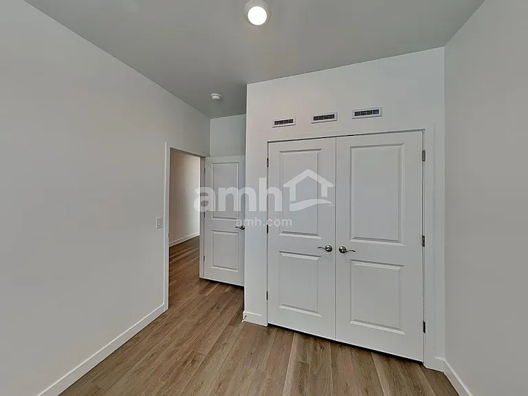 8225 S 21st Dr — Photo 13