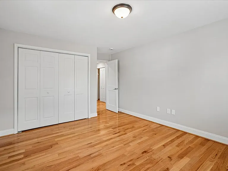 1616 27th St SE — Photo 30