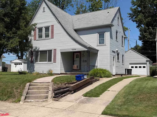 1834 Clover Ln, Fort Wayne, IN 46808