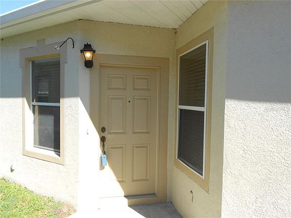 2nd image of 6934 Surrey Oak Dr
