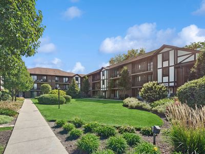 915 N York Rd UNIT 605, Elmhurst, IL, 60126
