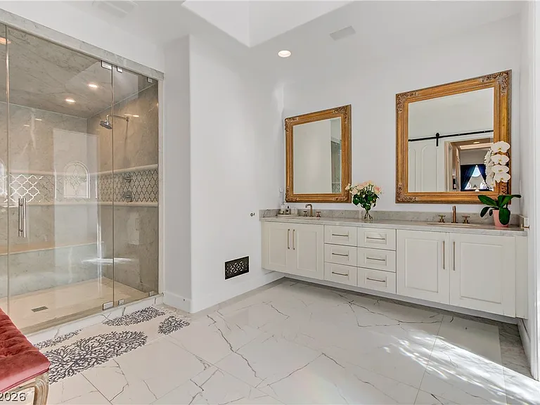 8628 Scarsdale Dr — Photo 24