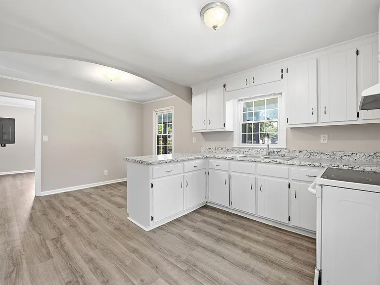 608 N 16th St — Photo 34