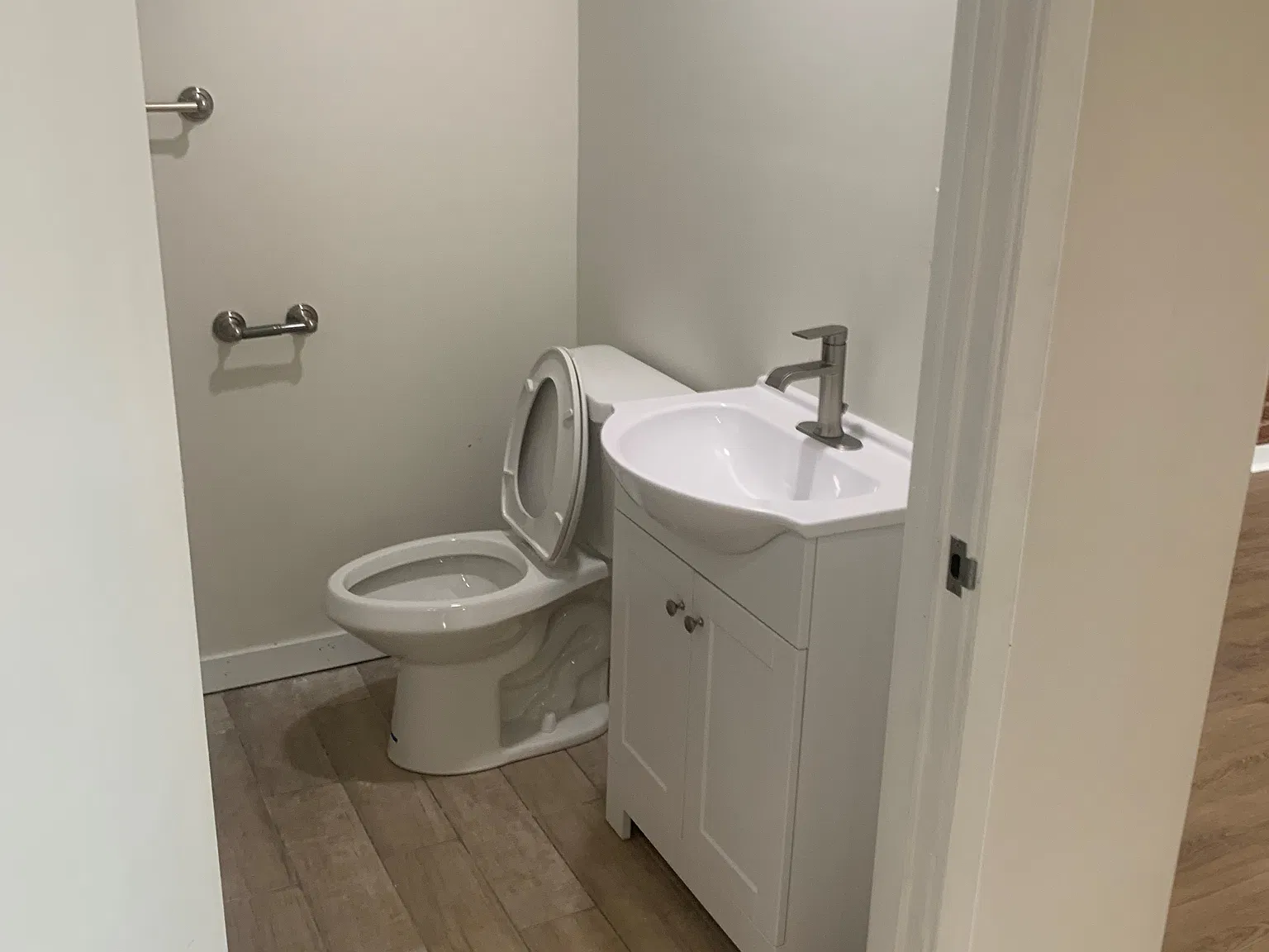 2 bed, 900 sqft, $1,700 — Photo 4