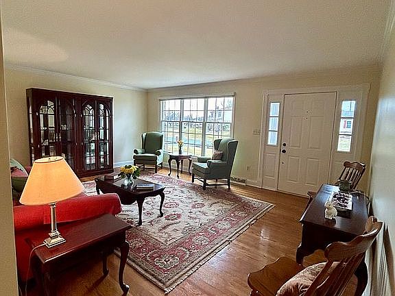 4th image of 103 Bernice Dr