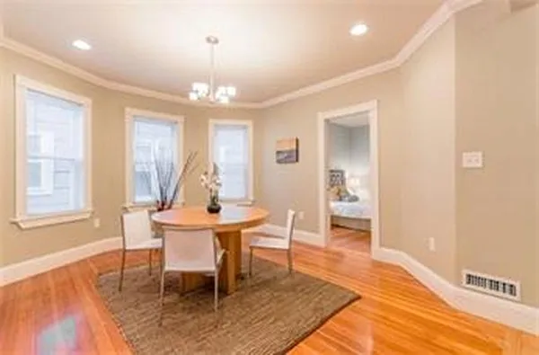 12 Taft St #3 — Photo 2