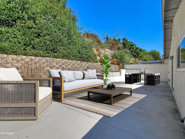 3620 Frenzel Cir — Photo 16